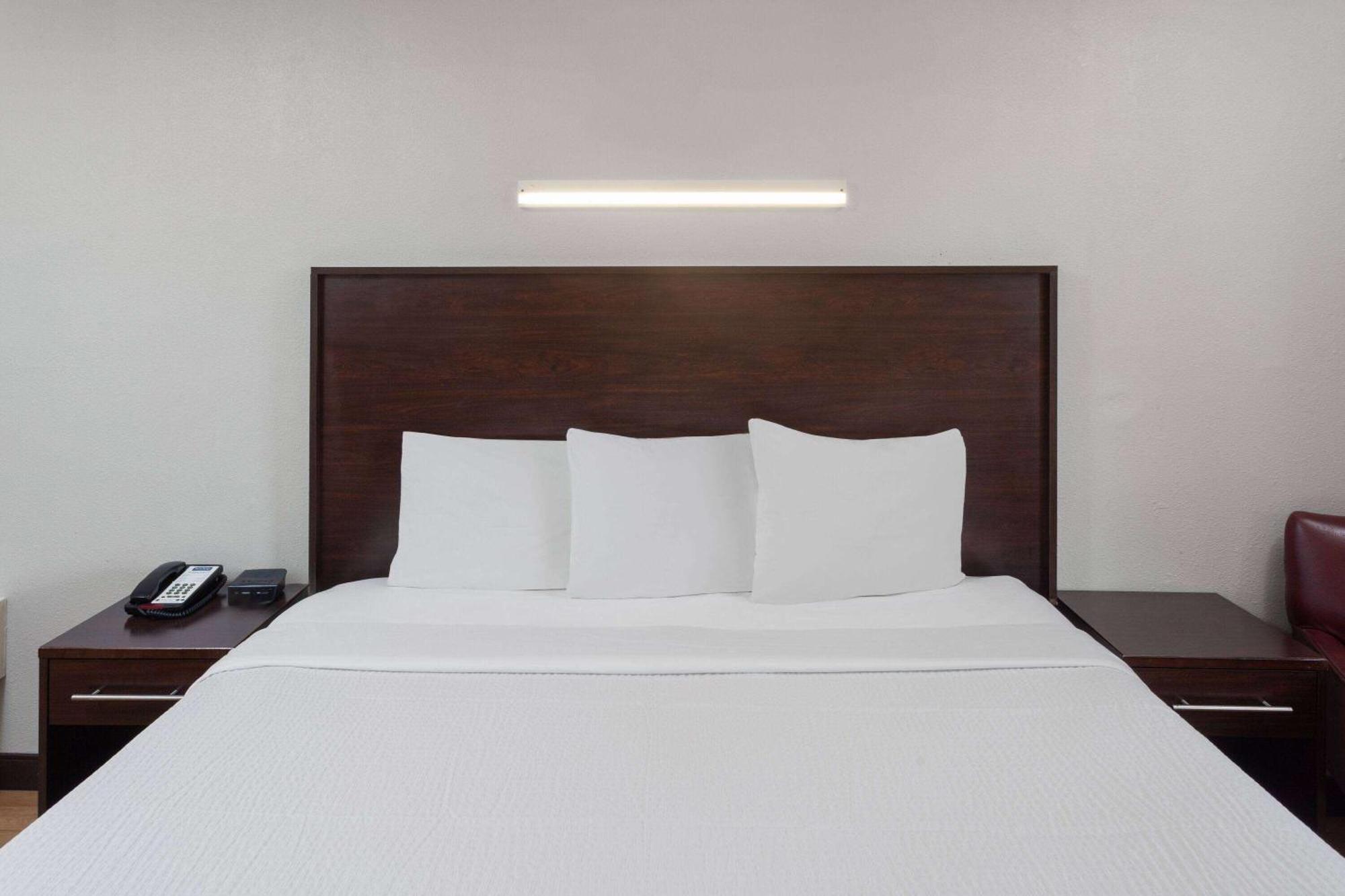 Travelodge By Wyndham פאוריה מראה חיצוני תמונה