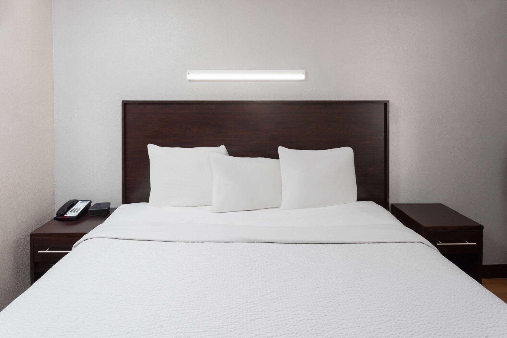 Travelodge By Wyndham פאוריה מראה חיצוני תמונה