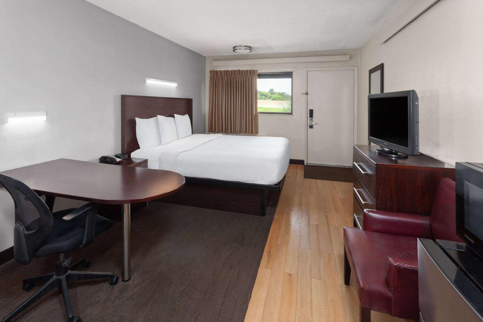 Travelodge By Wyndham פאוריה מראה חיצוני תמונה