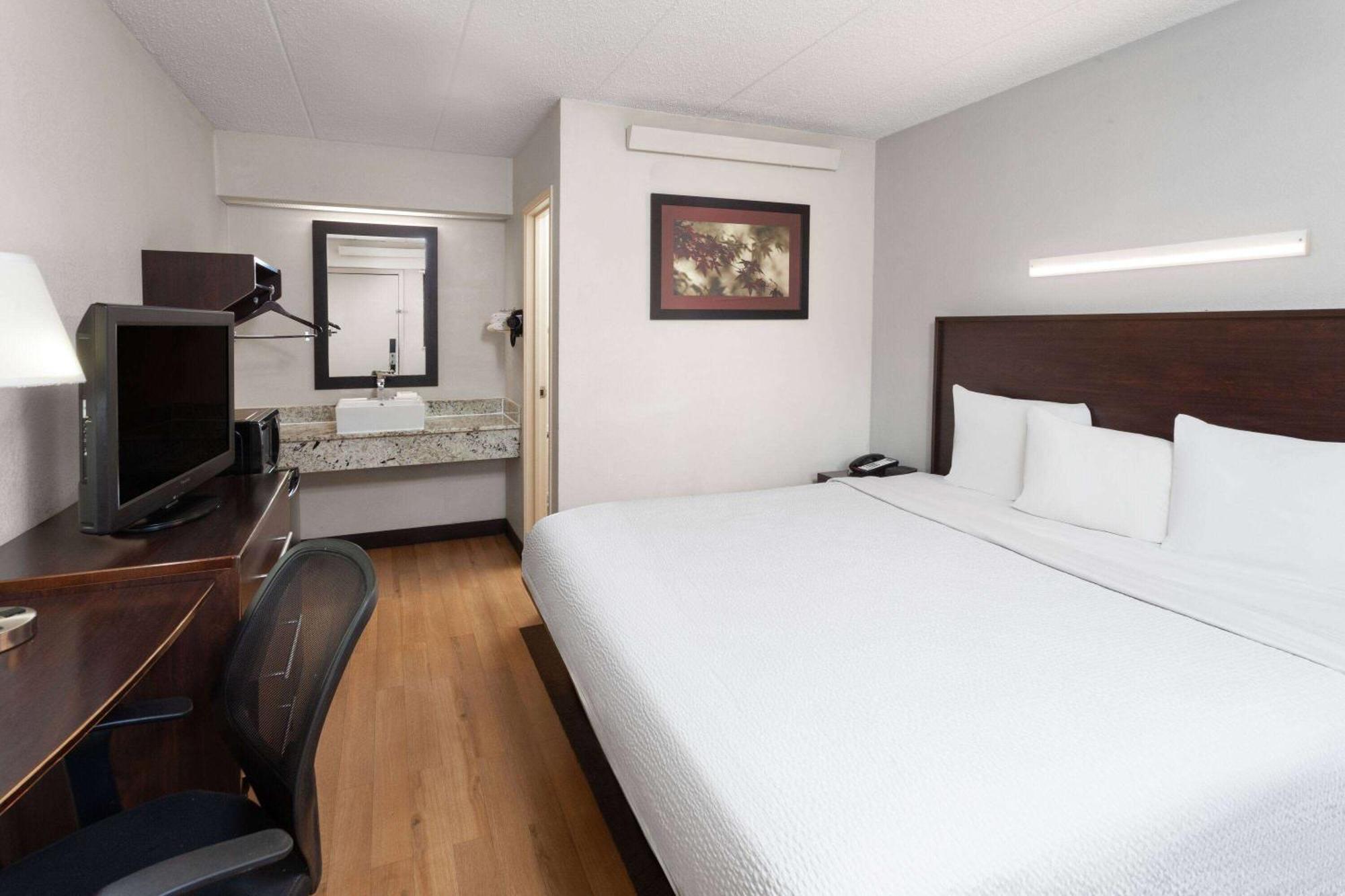 Travelodge By Wyndham פאוריה מראה חיצוני תמונה
