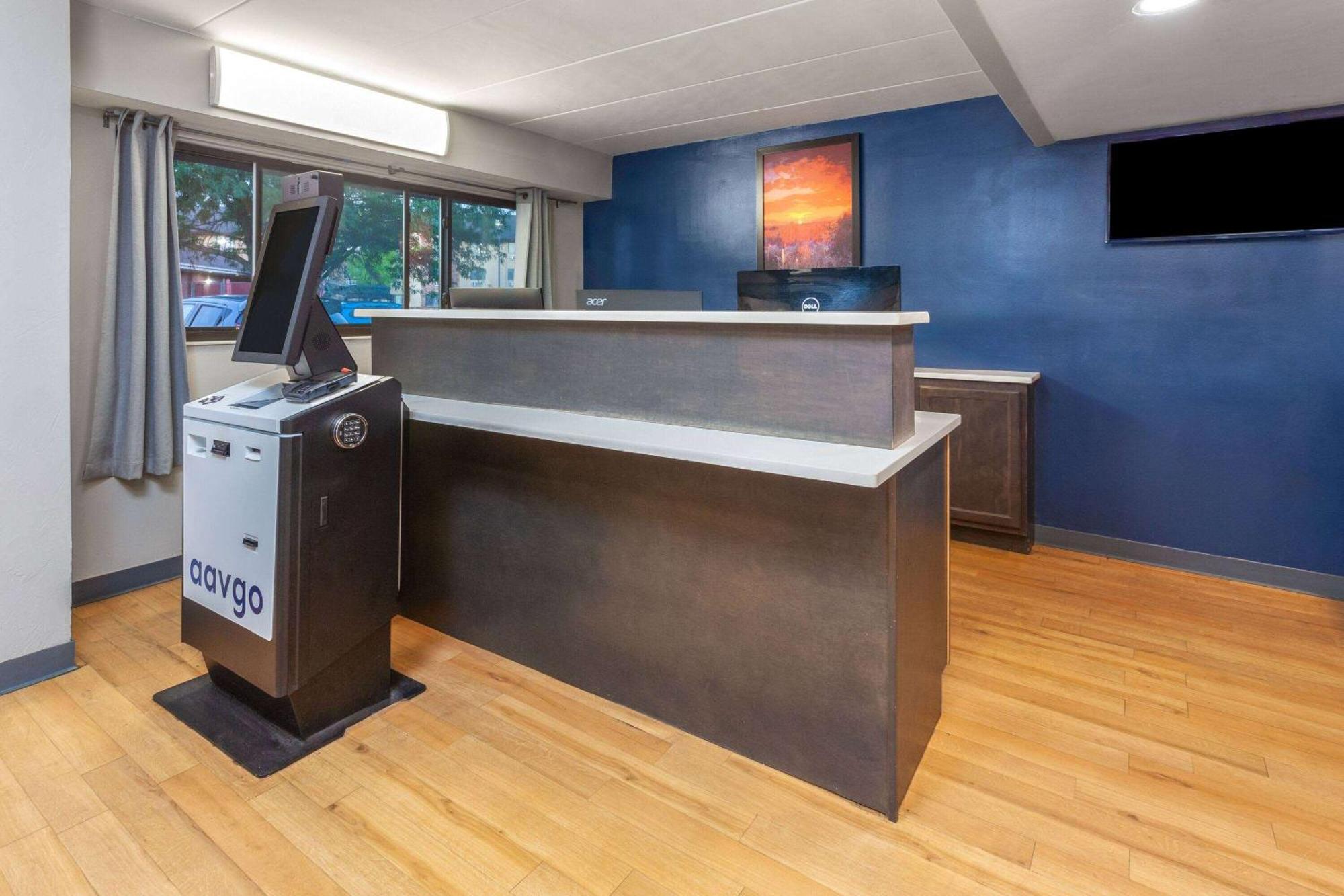 Travelodge By Wyndham פאוריה מראה חיצוני תמונה