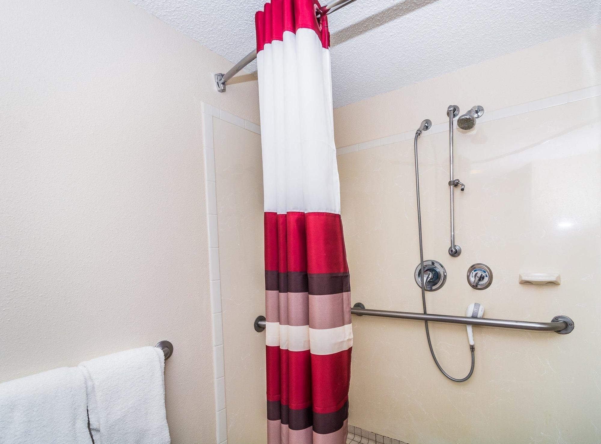 Travelodge By Wyndham פאוריה מראה חיצוני תמונה